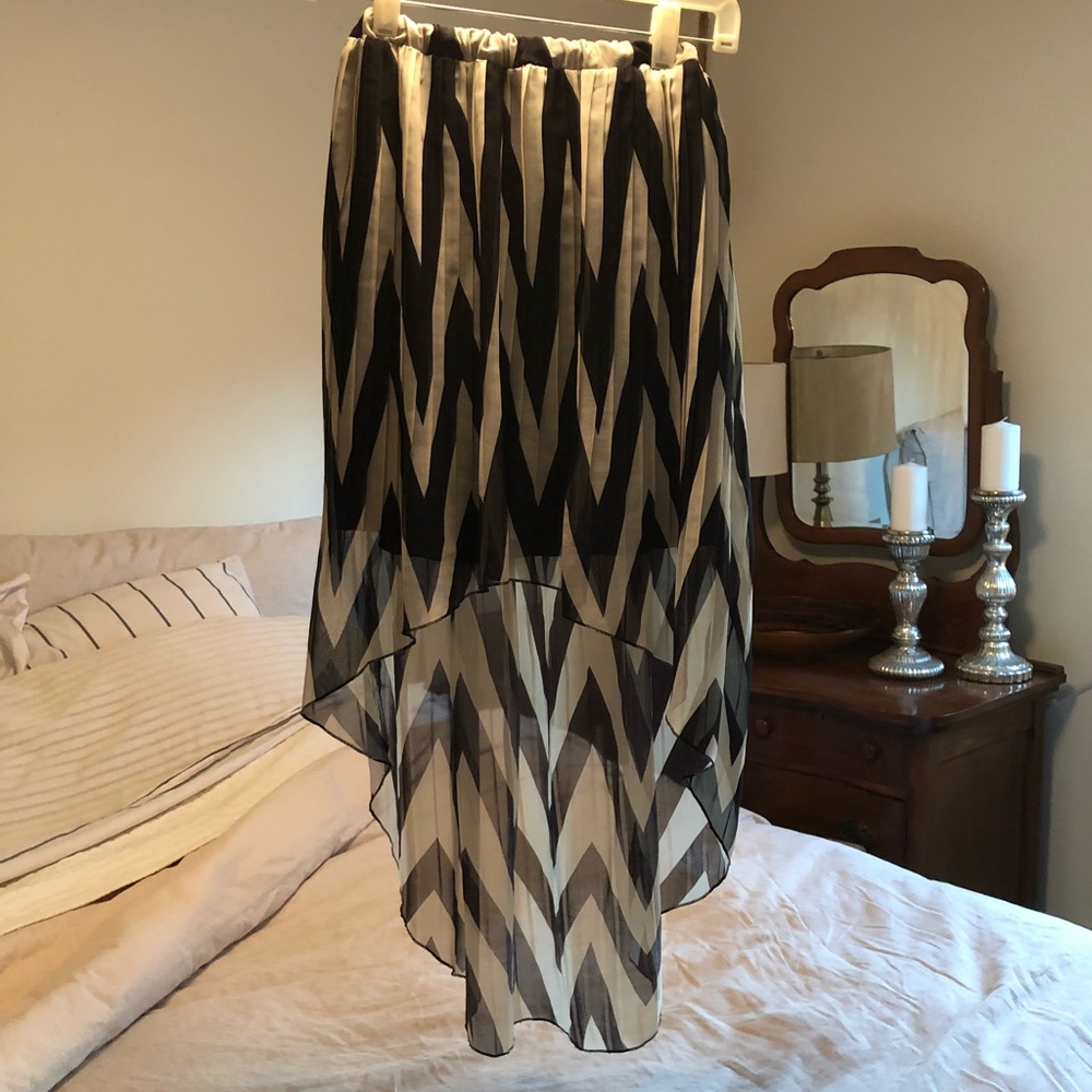 Flowing maxi high low asymmetrical skirt